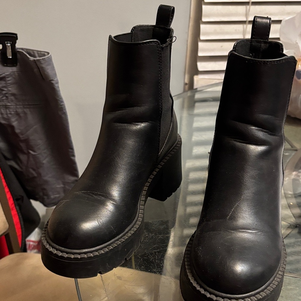 Steve Madden Black Chunky Chelsea Ankle Boots